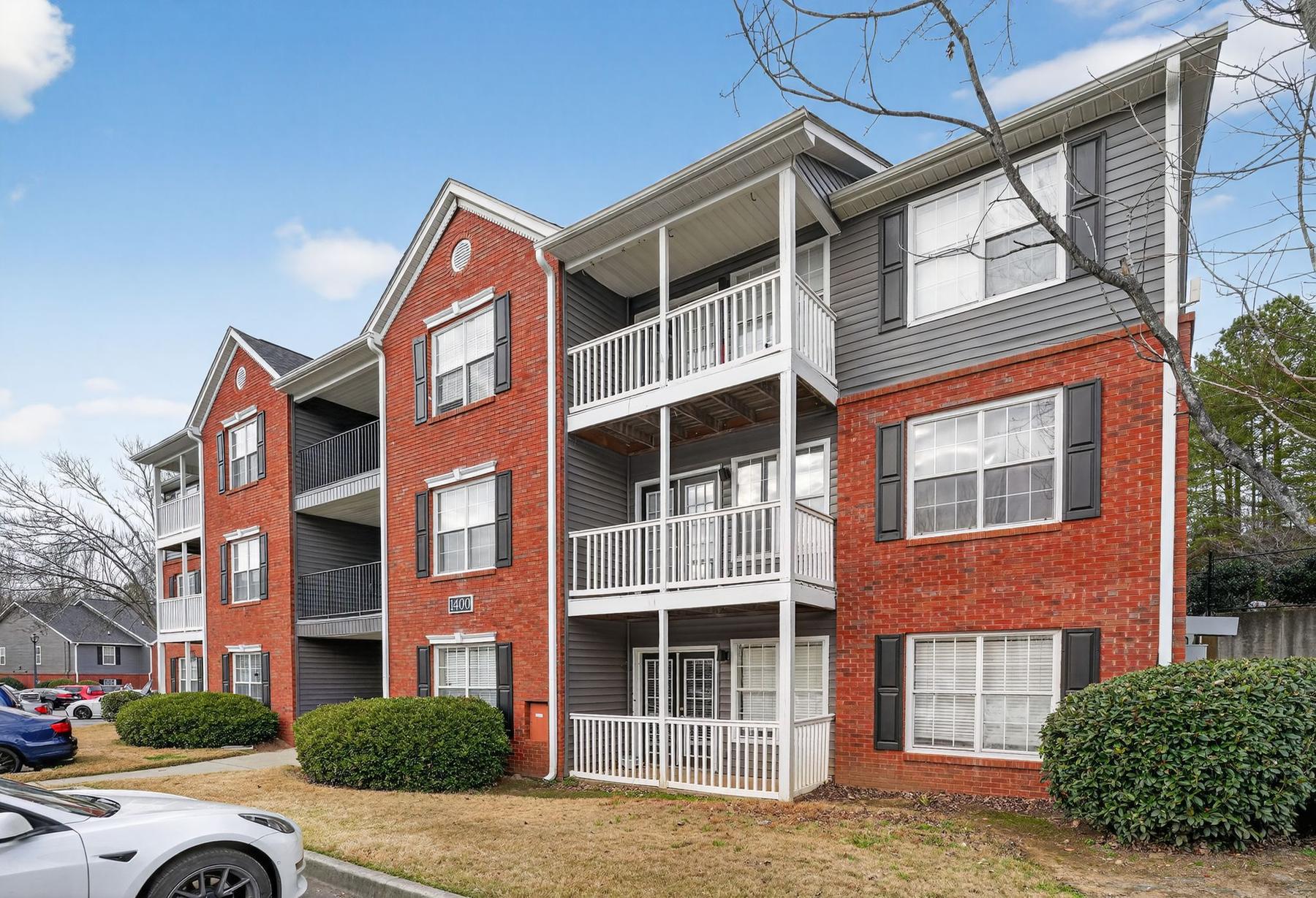 Ballantyne Commons apartments in Stockbridge