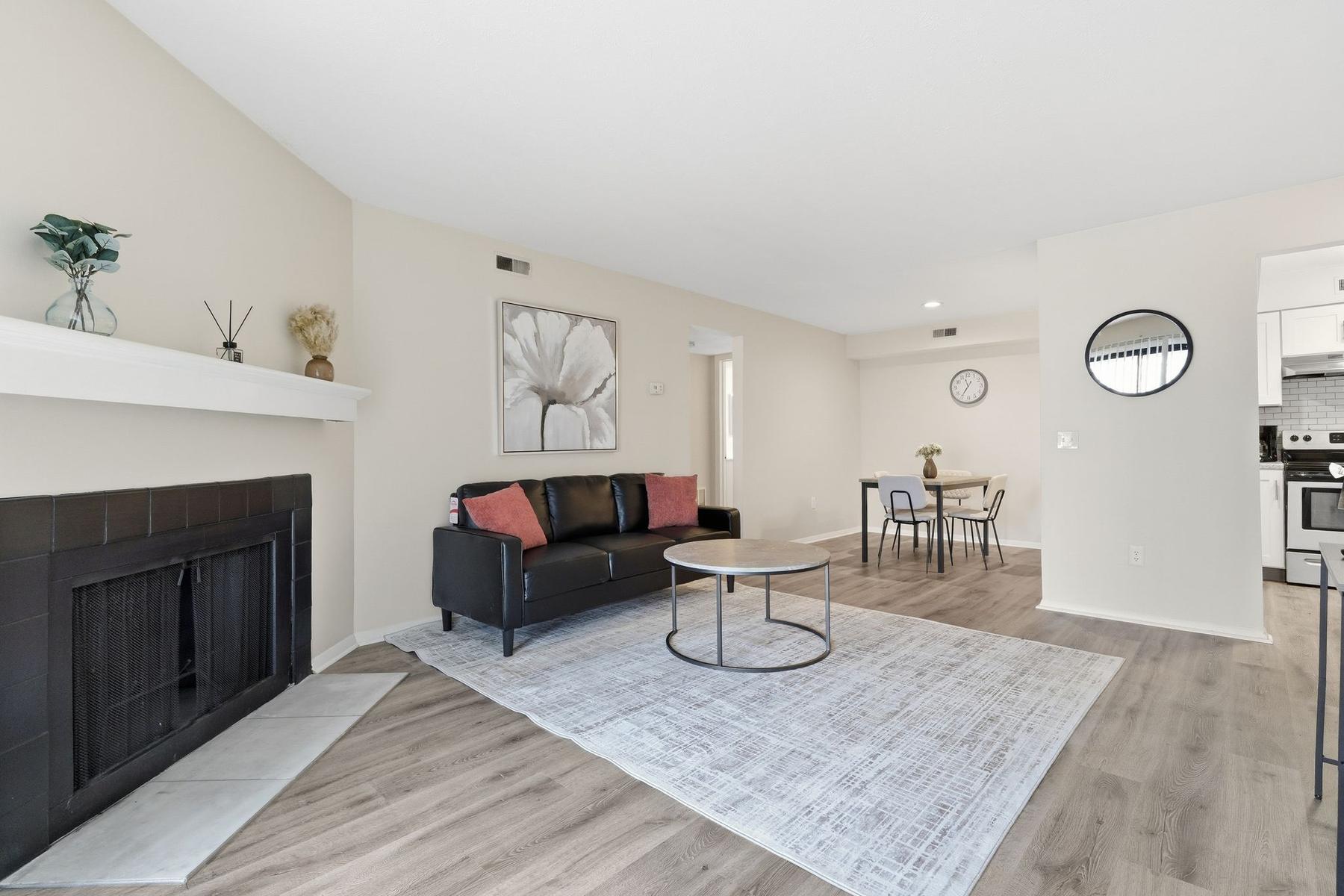 Northwoods apartment 120-2C photo 4