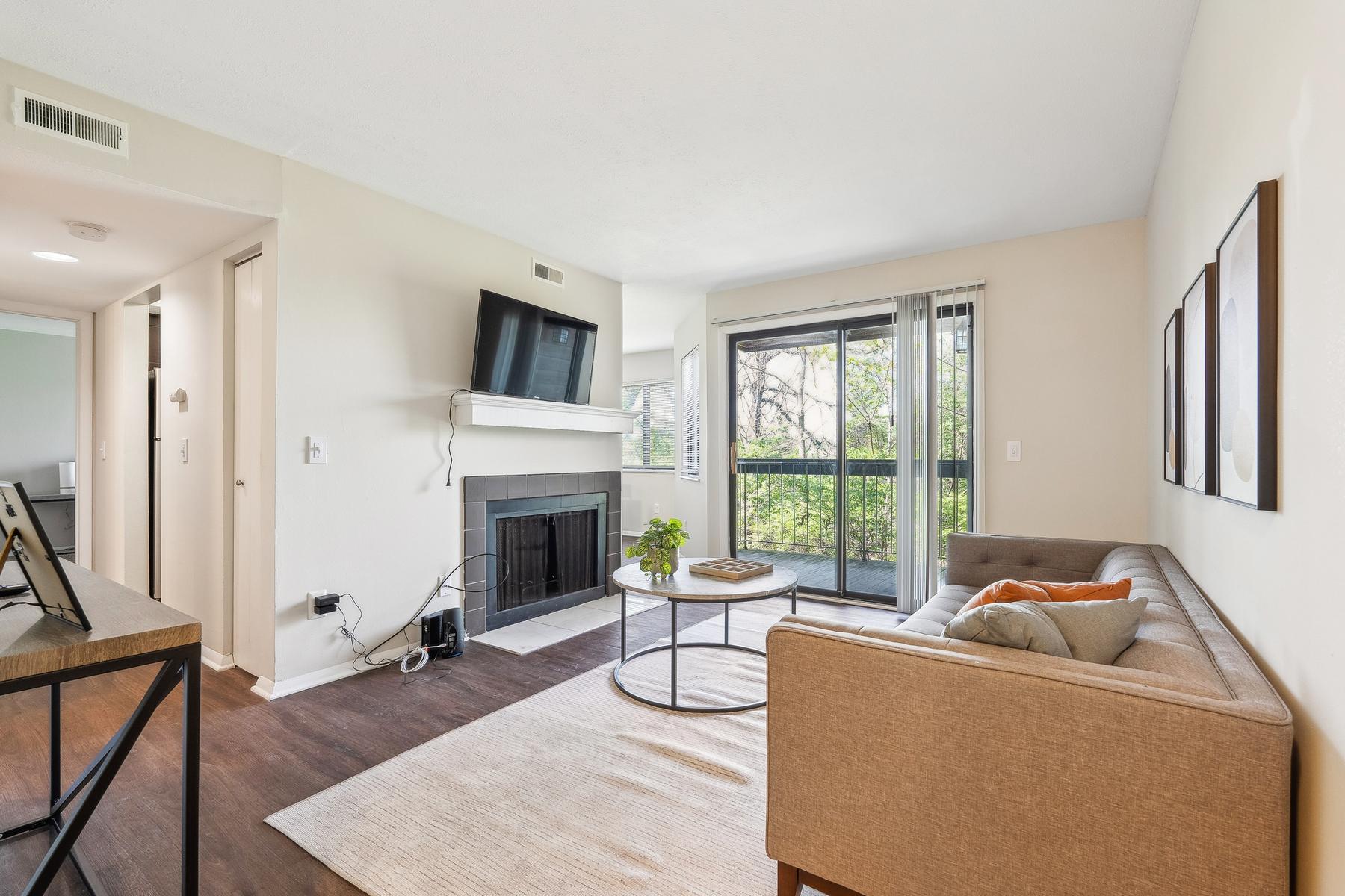 Northwoods apartment 124-2B photo 4
