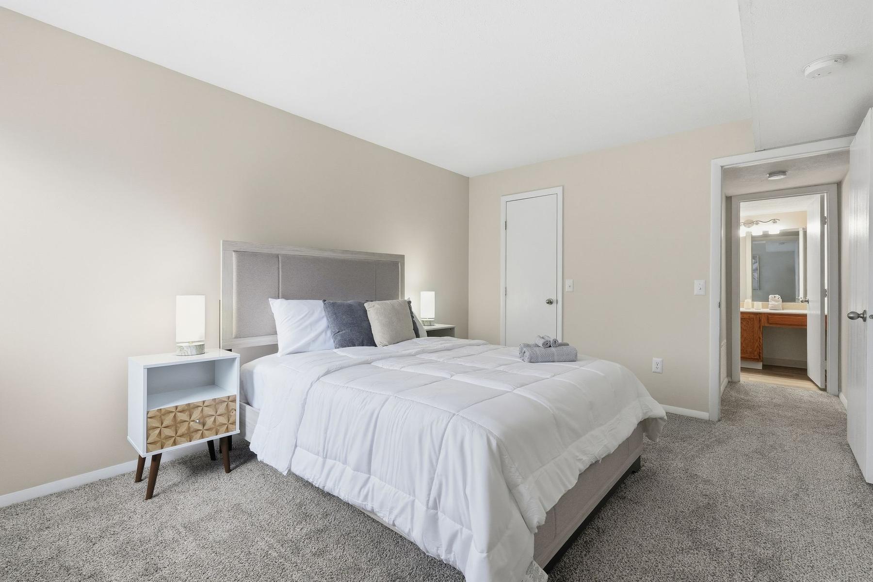 Northwoods apartment 128-2A photo 5