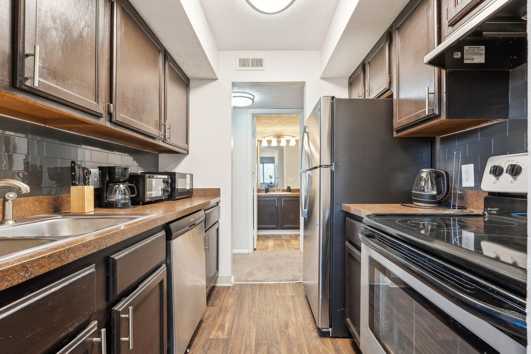 Northwoods apartment 140-2B photo 3