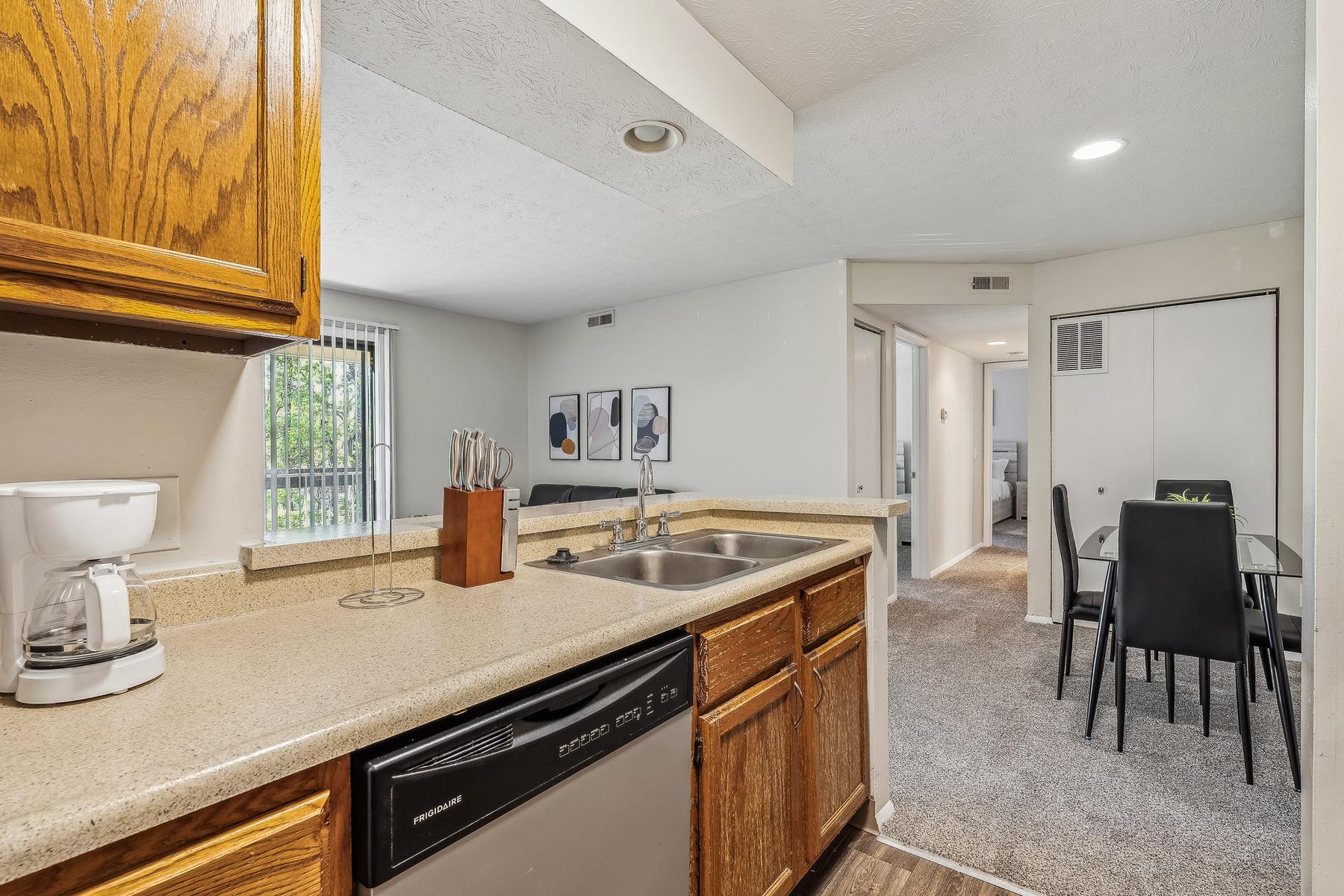 Northwoods apartment 8083-2C photo 3