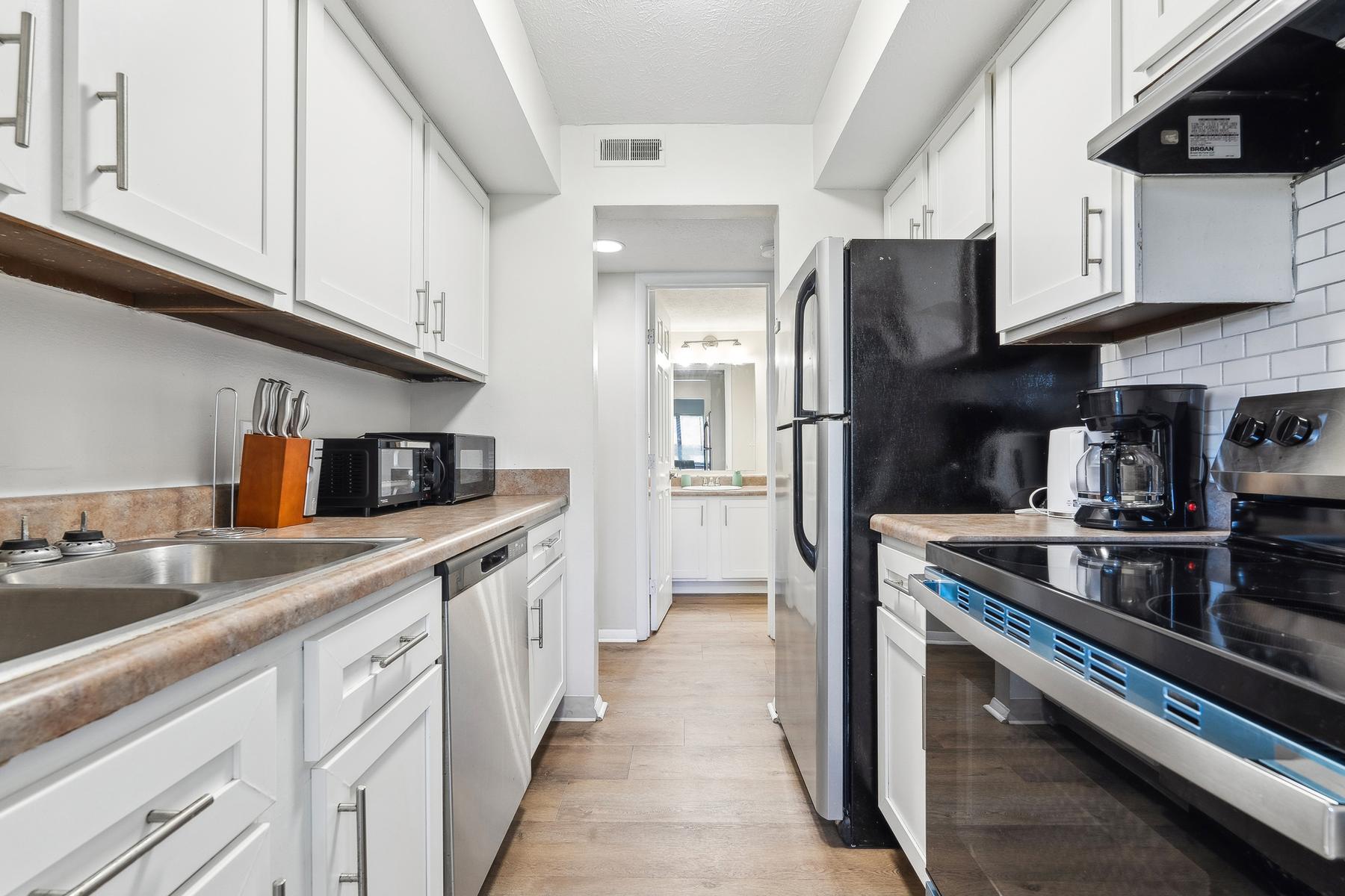 Northwoods apartment 8122-3B photo 3