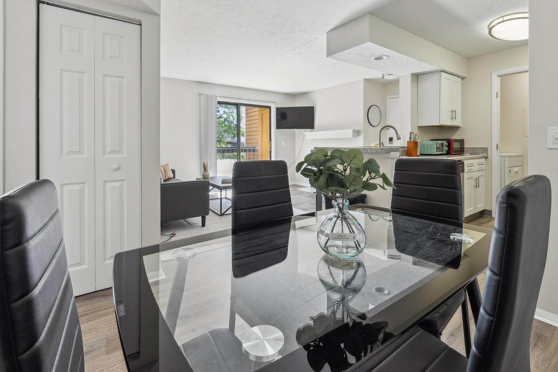 Northwoods apartment 8208-2B photo 4