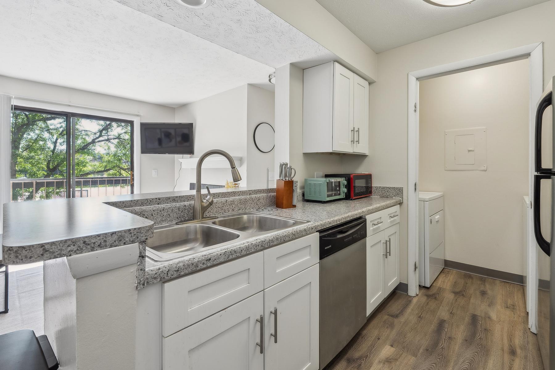 Northwoods apartment 8208-2B photo 3