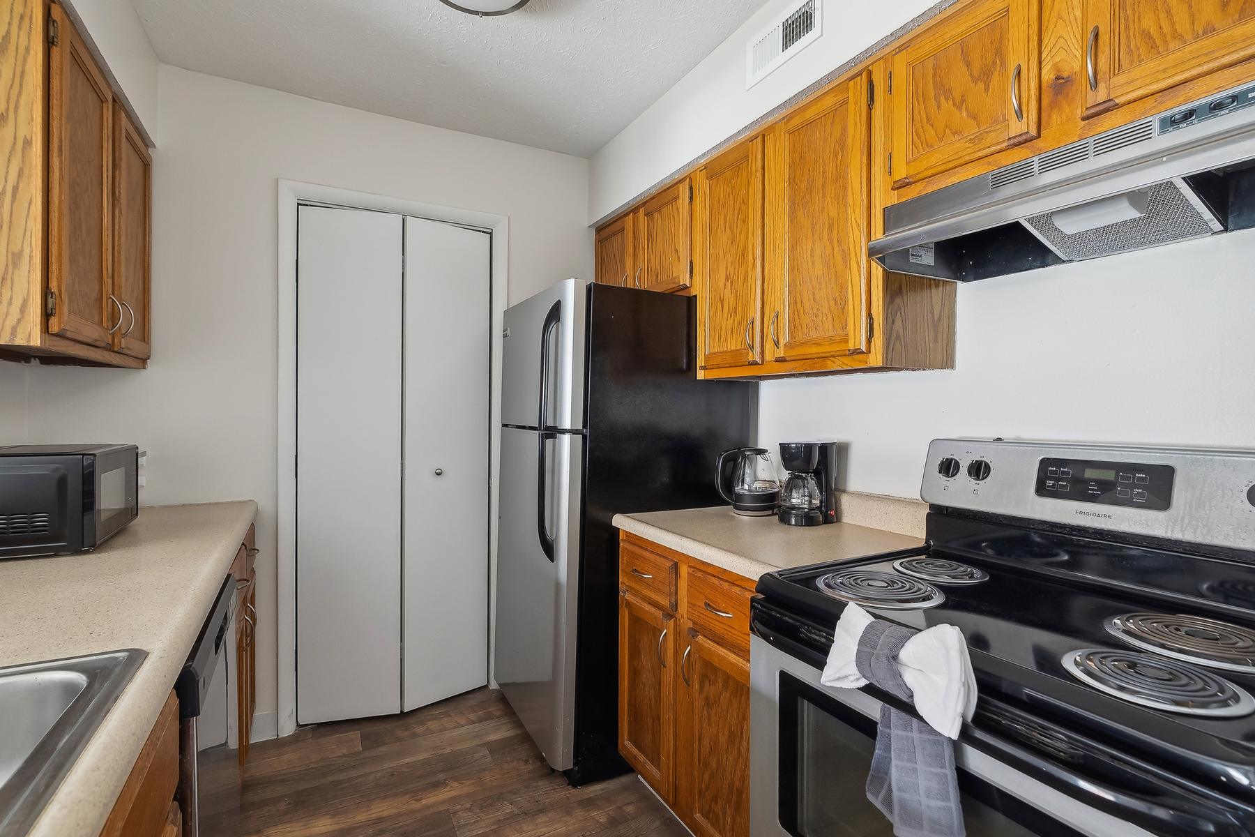 Northwoods apartment 8241-2D photo 3